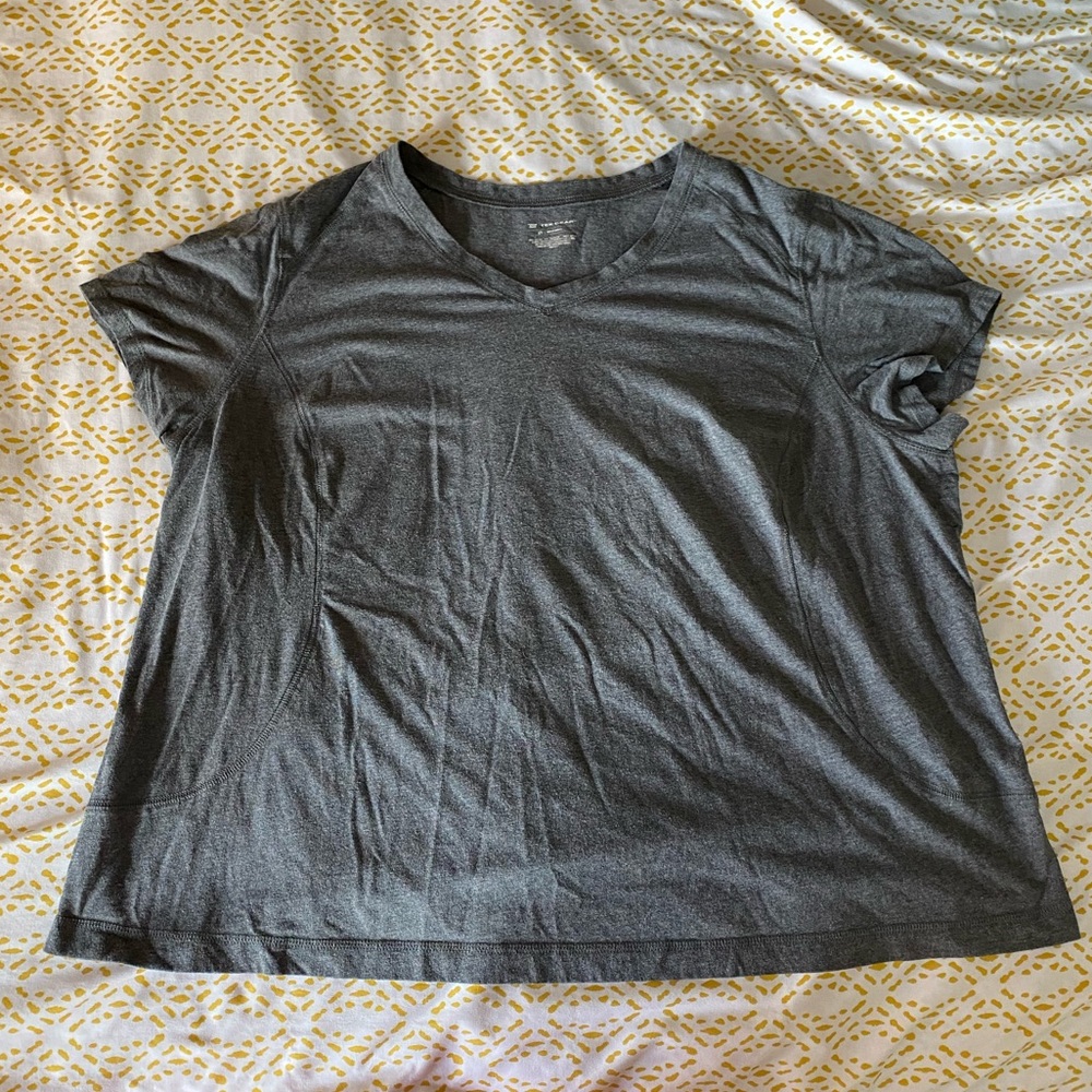 Tek Gear: Size 3x: Grey V-Neck w/ Flattering Seams